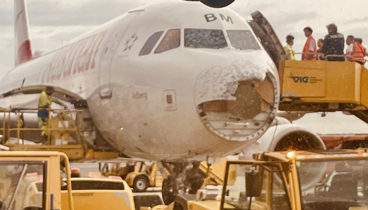 Пилотите са успели да кацнат успешно на летището във Виена Пилотите са успели да кацнат успешно на летището във Виена