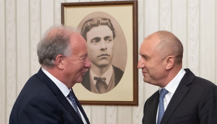 При кризи важно е единството за укрепване на отбранителния потенциал на НАТО, каза съветникът по международната дейност на Алианса