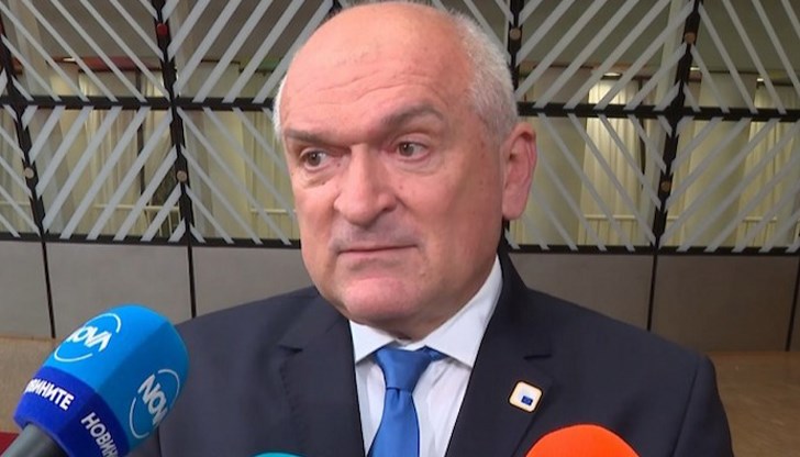 Служебният премиер коментира от Брюксел актуални теми