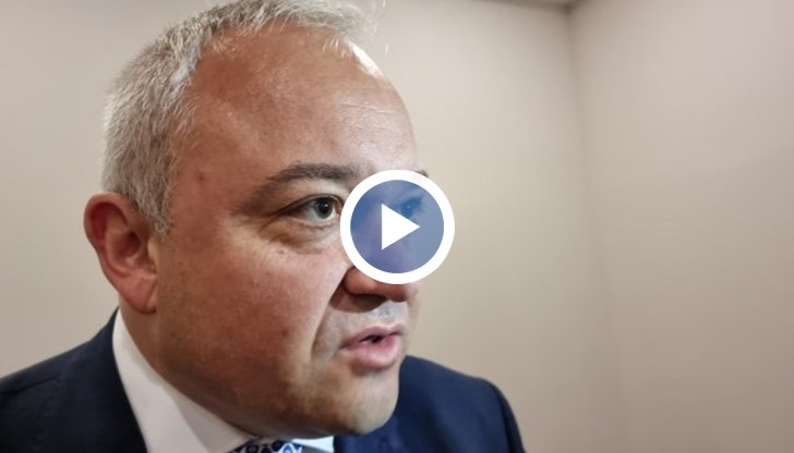 Брендо е човек, който не може безпрепятствено да мине границата и да се яви доброволно с адвоката си пред Централния затвор