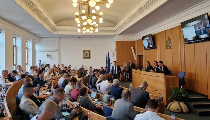 Тя сменя избрания за депутат Георги Георгиев от ГЕРБ Тя сменя избрания за депутат Георги Георгиев от ГЕРБ