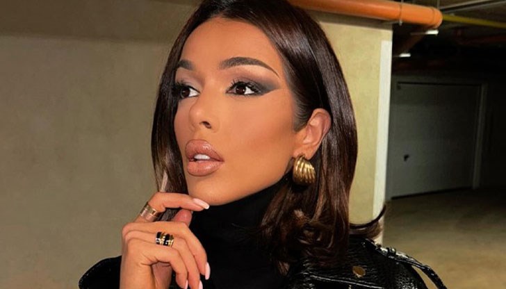 Певицата се яви на делото си в съда с двама адвокати Певицата се яви на делото си в съда с двама адвокати