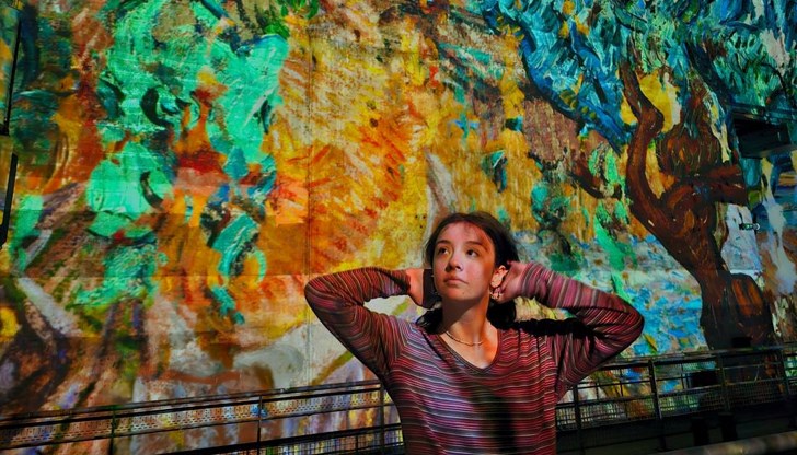 Тя спечели първа награда на Националната многоезична олимпиада в Германия