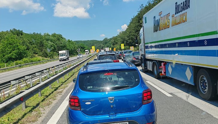 Задръстването е в посока София Задръстването е в посока София