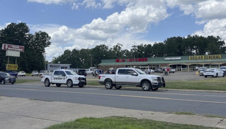 Заподозреният за атаката е ранен при престрелка с полицията Заподозреният за атаката е ранен при престрелка с полицията