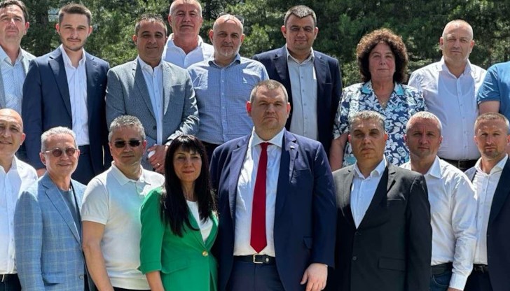 Председателят на ДПС се срещна с общинските кметовете от партията Председателят на ДПС се срещна с общинските кметовете от партията