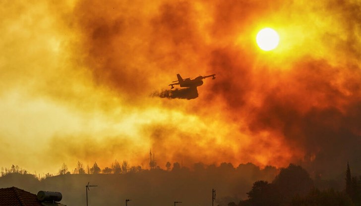 Евакуирани са четири селища