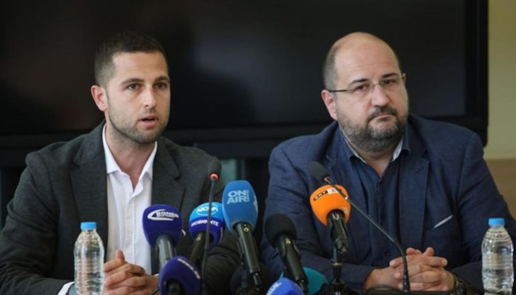 Общинските съветници Димитър Вучев и Прошко Прошков дадоха пресконференция Общинските съветници Димитър Вучев и Прошко Прошков дадоха пресконференция