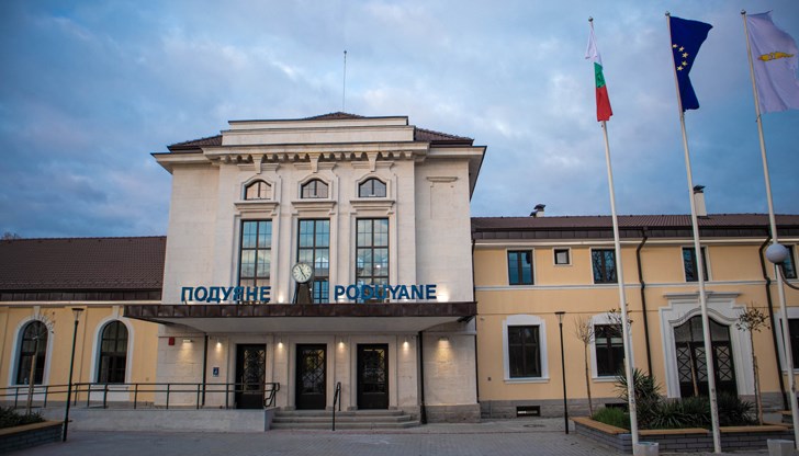 Отменени са влакове по направление Септември - София, Костенец - София Отменени са влакове по направление Септември - София, Костенец - София