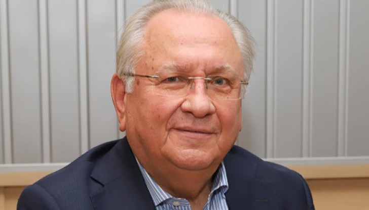 "Единствената възможност е правителство с първия мандат", коментира политическият анализатор