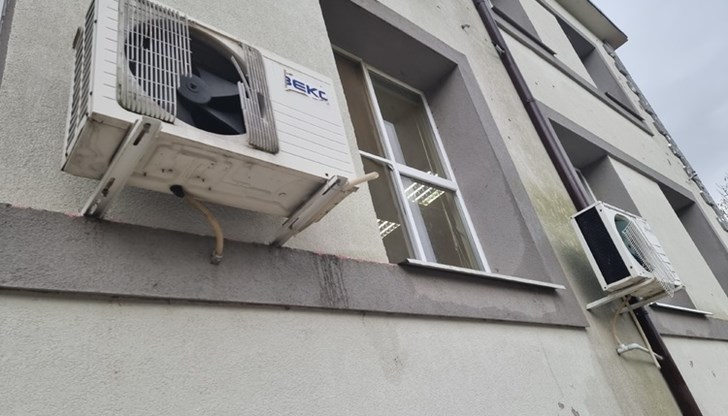 Непрекъснато говорим с хората да внимават какви майстори наемат за ремонтите си, каза кметът на града Непрекъснато говорим с хората да внимават какви майстори наемат за ремонтите си, каза кметът на града