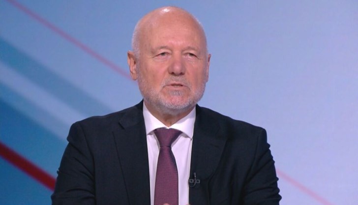 Според бившия министър на отбраната не може двама души да представляват страната на срещата на върха Според бившия министър на отбраната не може двама души да представляват страната на срещата на върха