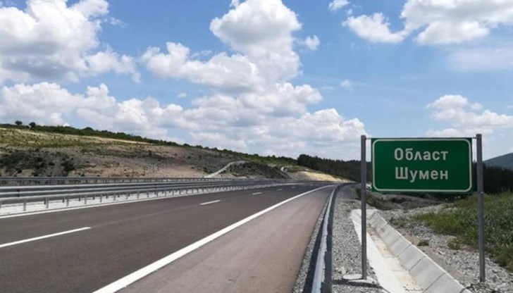 По-рано днес катастрофира автомобил на „Пътна помощ“, превозващ микробус По-рано днес катастрофира автомобил на „Пътна помощ“, превозващ микробус