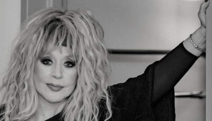 Състоянието на певицата е тежко, твърди приближеният до нея Стас Барецки Състоянието на певицата е тежко, твърди приближеният до нея Стас Барецки