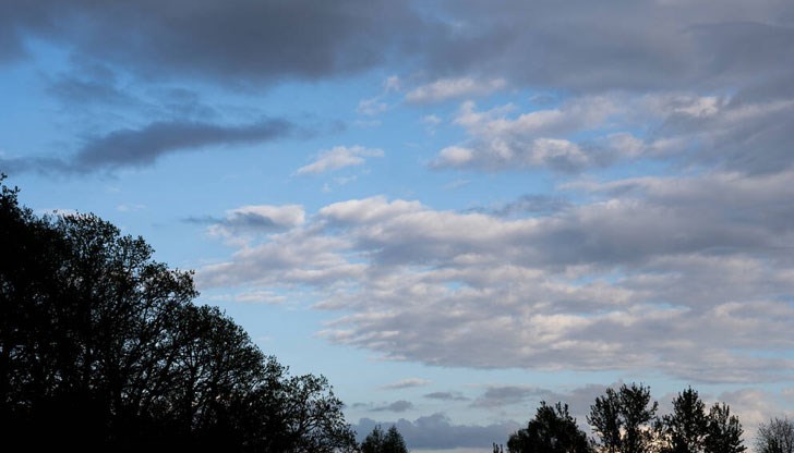 След обяд, главно над източните и планинските райони, ще се развива купеста облачност След обяд, главно над източните и планинските райони, ще се развива купеста облачност