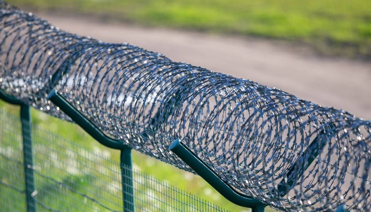 Мигрант намушка военнослужещия преди девет дни Мигрант намушка военнослужещия преди девет дни