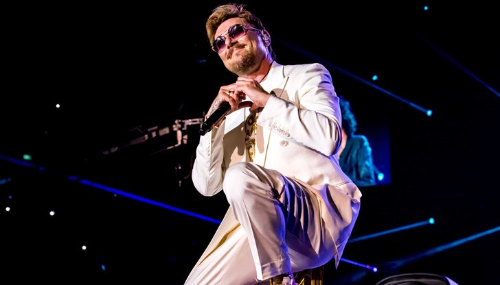 Накрая ще ги събра в концерта в София и ще ги издам в албум, който ще се казва "Миротворци", сподели изпълнителят