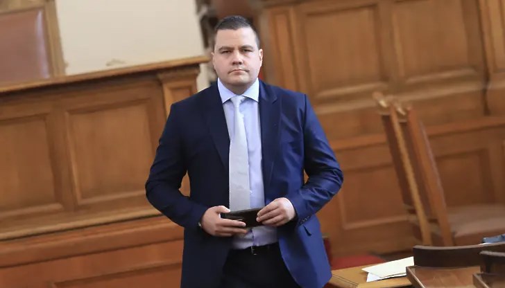 Коментарът му е заради проваленото извънредно заседание на Народното събрание Коментарът му е заради проваленото извънредно заседание на Народното събрание