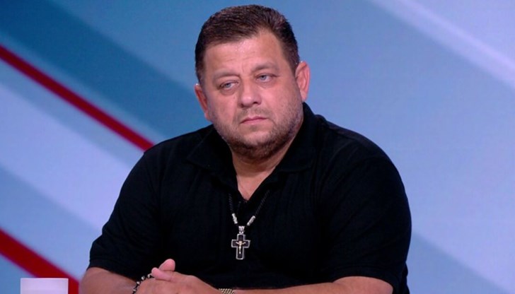 По думите му България категорично не трябва да помага на Украйна с оръжия и боеприпаси По думите му България категорично не трябва да помага на Украйна с оръжия и боеприпаси