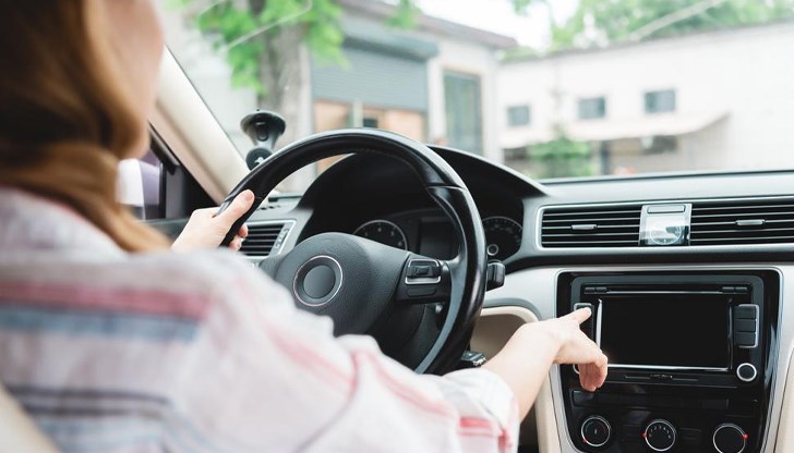 Да шофираш като жена означава най-вече едно: да останеш жив Да шофираш като жена означава най-вече едно: да останеш жив