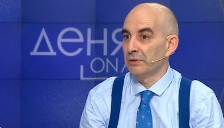 С даване на още пари и оръжия нищо няма да стане, войната ще продължи, коментира евродепутатът С даване на още пари и оръжия нищо няма да стане, войната ще продължи, коментира евродепутатът