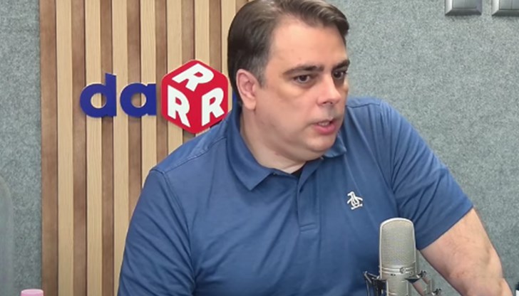 По темата „Брендо“ Василев заяви, че „знаем, че в България няма голям престъпник, който да не е покровителстван от службите за сигурност