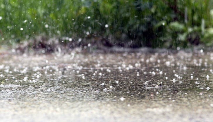 Майка и дете са спасени от тежка метеорологична обстановка във Велико Търново благодарение на добри самаряни Майка и дете са спасени от тежка метеорологична обстановка във Велико Търново благодарение на добри самаряни