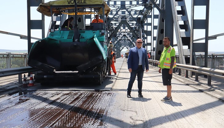 В момента се извършва авариен ремонт на моста В момента се извършва авариен ремонт на моста