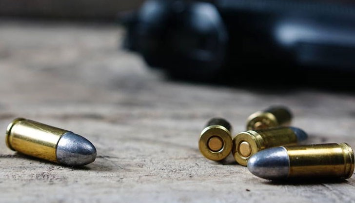 Убити са цивилни и полицаи