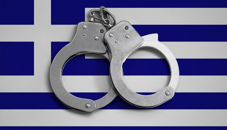 17 души са арестувани за изнудване и насилие 17 души са арестувани за изнудване и насилие