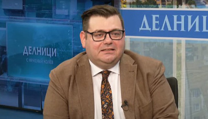 Кризата в ДПС е ясен индикатор за по-широките проблеми в държавата, коментира политолог