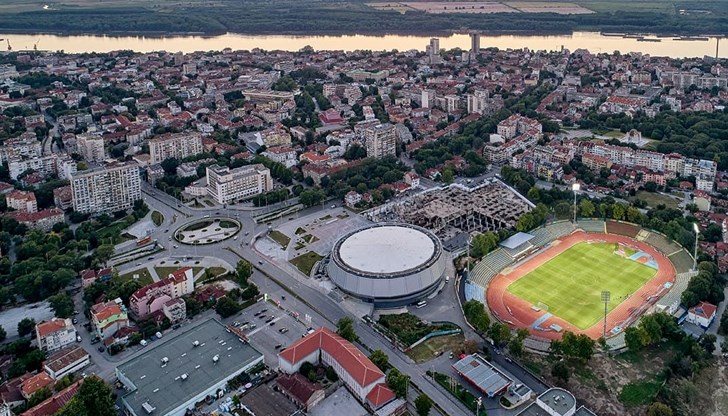 Община Русе обявява инвестиционно предложение за осветление на площада пред зала "Арена Русе" Община Русе обявява инвестиционно предложение за осветление на площада пред зала "Арена Русе"