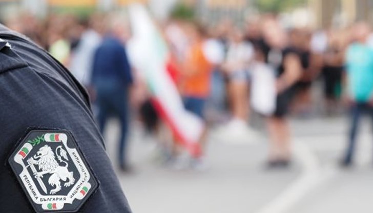 Жандармерията предотврати ескалация на напрежението между агитките на "Ботев" и "Локомотив" Жандармерията предотврати ескалация на напрежението между агитките на "Ботев" и "Локомотив"