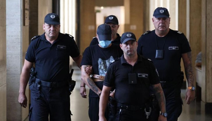 През годините той е проявявал насилие и към други жени, с които е имал връзка През годините той е проявявал насилие и към други жени, с които е имал връзка