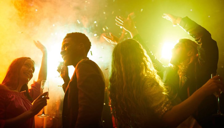 Повечето от празнуващите са били чужденци Повечето от празнуващите са били чужденци