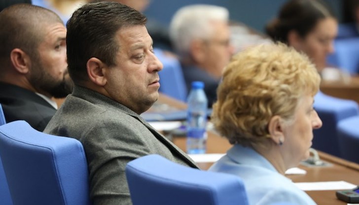 В този час Михайлов обяви, че ще направи изявление в партийната медия В този час Михайлов обяви, че ще направи изявление в партийната медия