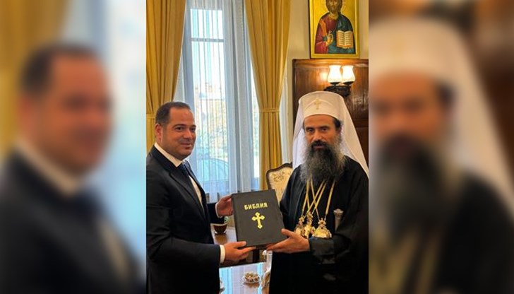 Негово Светейшество отбеляза, че Църквата се моли за бързото овладяване на огъня Негово Светейшество отбеляза, че Църквата се моли за бързото овладяване на огъня