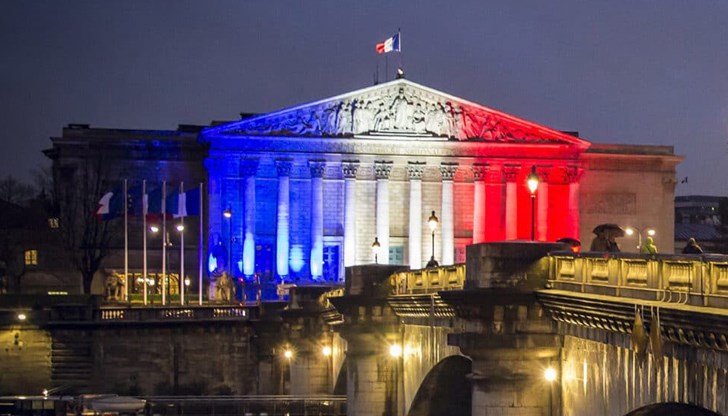 Рекордна избирателна активност белязва ключов вот за бъдещето на Франция Рекордна избирателна активност белязва ключов вот за бъдещето на Франция