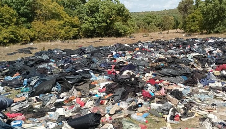 Гората в Странджа е превърната в сметище от преминаващите мигранти Гората в Странджа е превърната в сметище от преминаващите мигранти