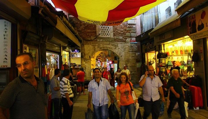 Пазарът губи своята идентичност