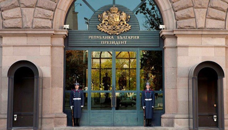 Вероятността да няма редовно правителство расте, коментира Румен Радев