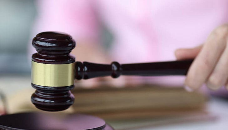 Втори обвинен в участие в престъпна група и измами остава под домашен арест Втори обвинен в участие в престъпна група и измами остава под домашен арест