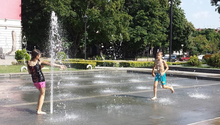 Август ще бъде белязан с високи температури и ограничени валежи Август ще бъде белязан с високи температури и ограничени валежи