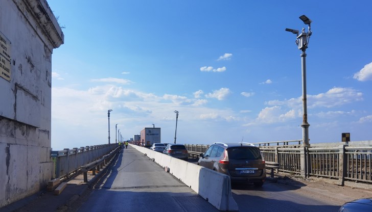 Без сериозни затруднения по Дунав мост при Русе Без сериозни затруднения по Дунав мост при Русе