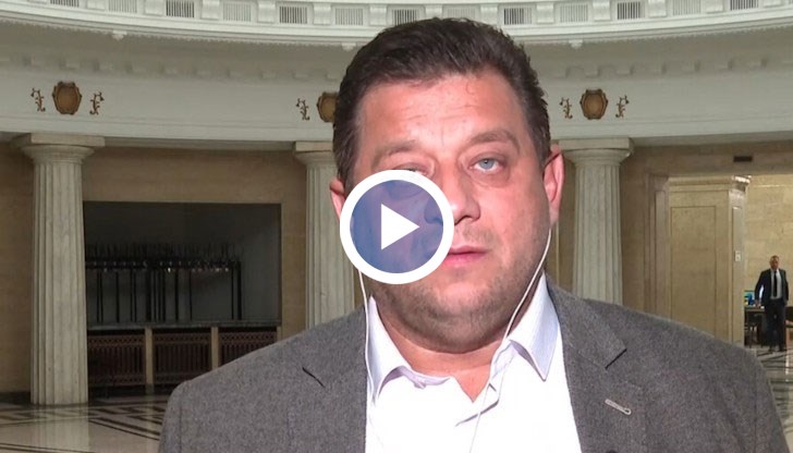 По думите на Марков те са зависими от него и не могат да вземат самостоятелни политически решения