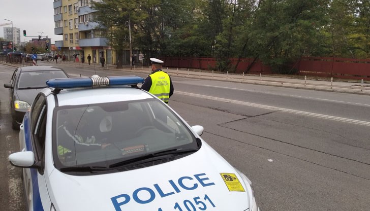 Пешеходецът е пресичал пътното платно на улица "Васил Левски", когато е бил ударен от автомобил "Хонда - Джаз" Пешеходецът е пресичал пътното платно на улица "Васил Левски", когато е бил ударен от автомобил "Хонда - Джаз"