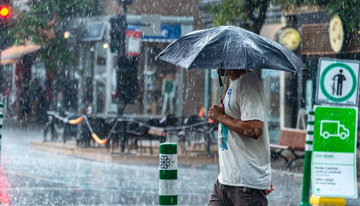 Студен фронт носи бури и градушки в страната Студен фронт носи бури и градушки в страната