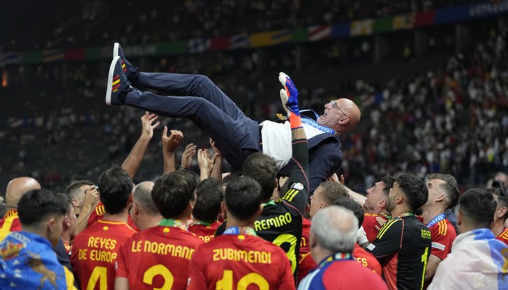 Испания триумфира на Европейското първенство по футбол Испания триумфира на Европейското първенство по футбол