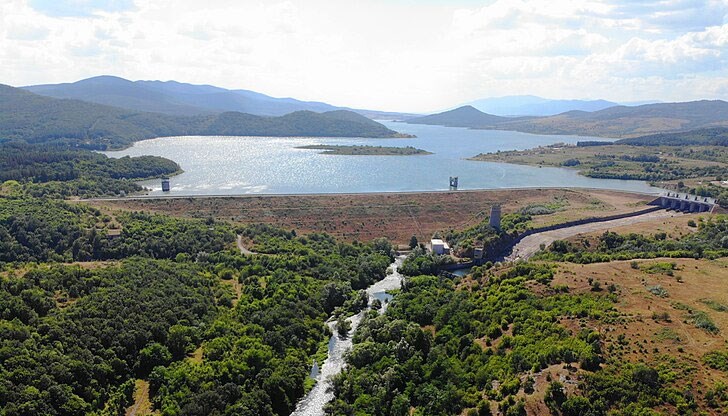 Днес се очаква два противопожарни самолета от Испания да зареждат вода за пожарогасене Днес се очаква два противопожарни самолета от Испания да зареждат вода за пожарогасене