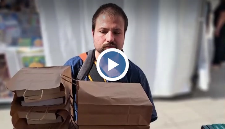 Вижте кой е пловдивчанинът, който живее, за да чете